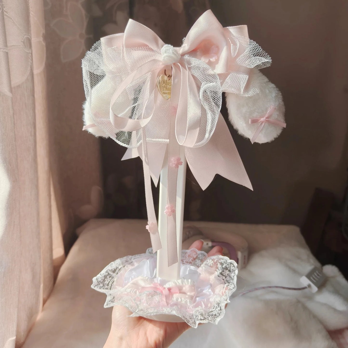 Puchaty Stojak na Słuchawki – Kawaii Organizer Biurkowy